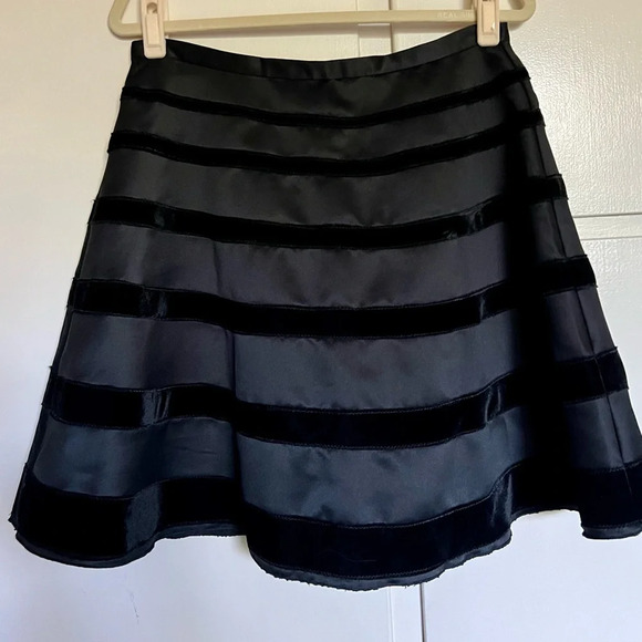 Behnaz Sarafpour for Target Black Satin Velvet Circle Skirt Size Medium - Picture 2 of 8